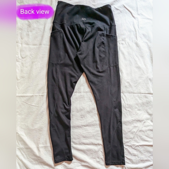 Along Fit size Med ladies, EUC black yoga leggings with pockets! - Picture 11 of 14